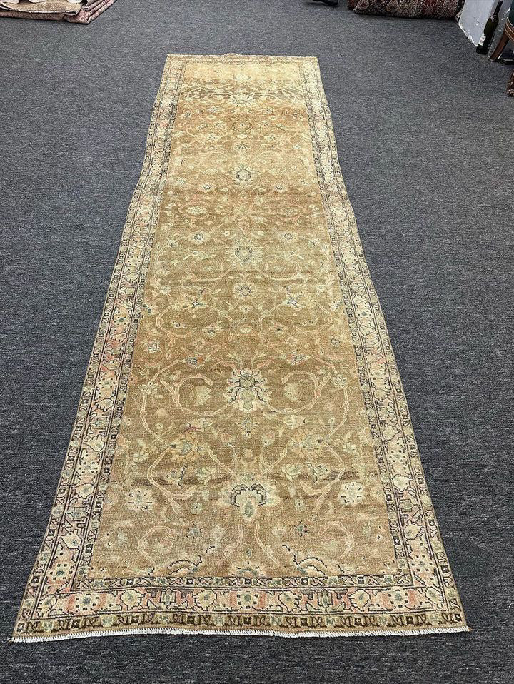 Custom sourced runner