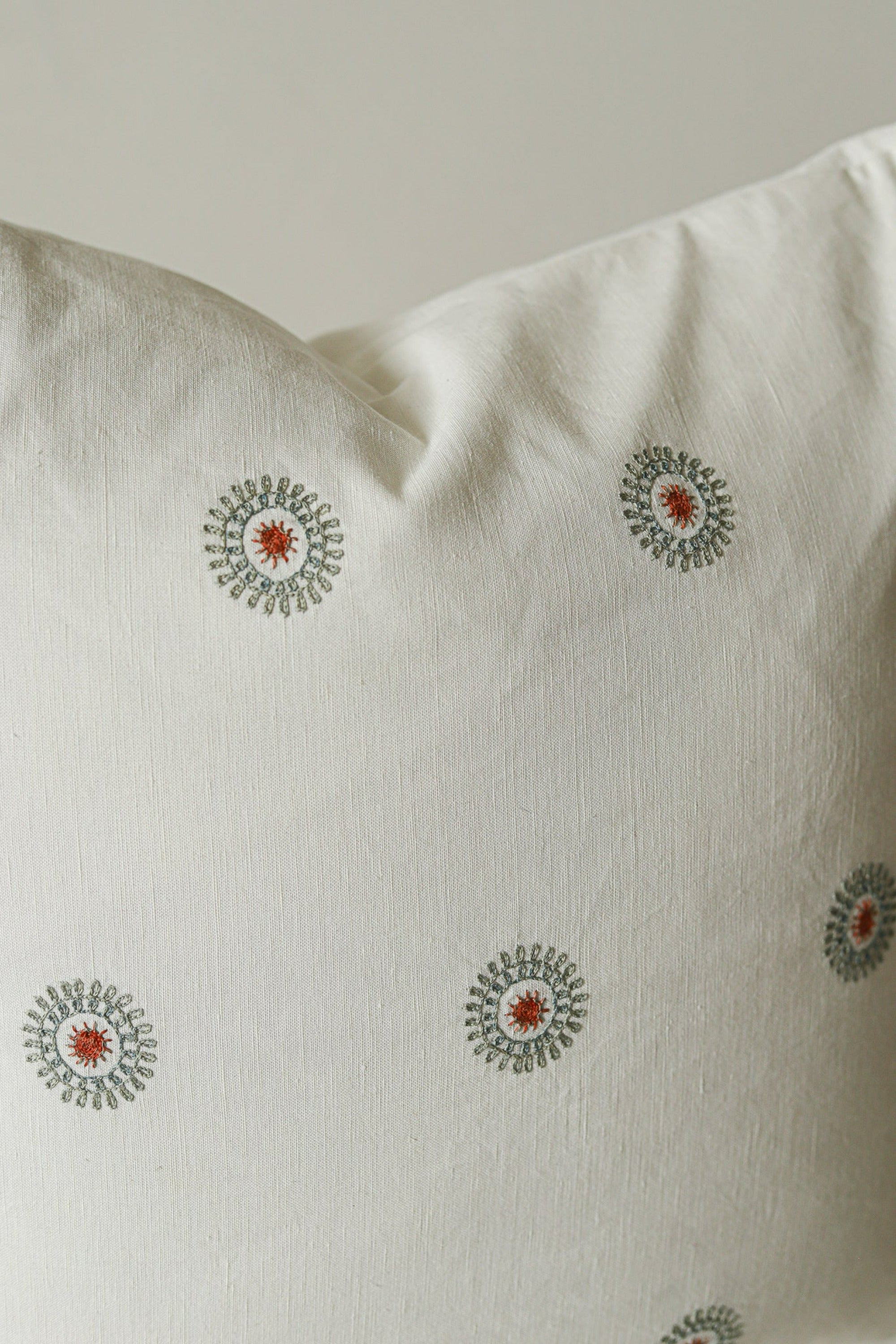 District Loom x Vantage Design Pillow No. 8 - 21x21
