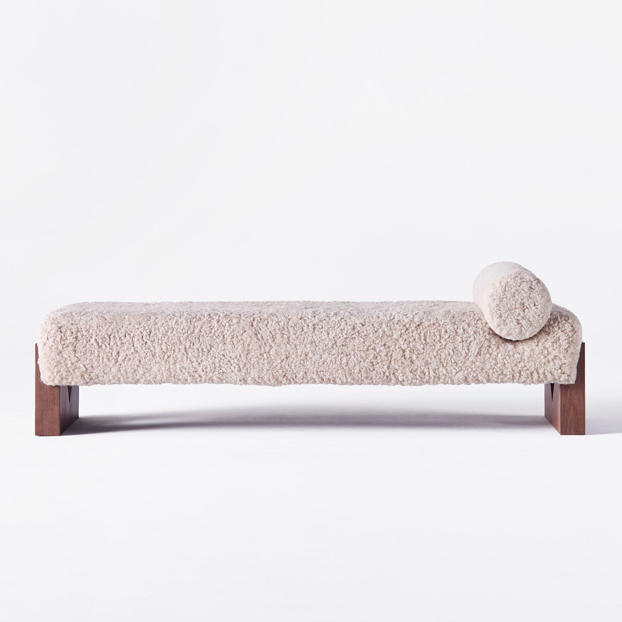 V Day Bed Sheepskin