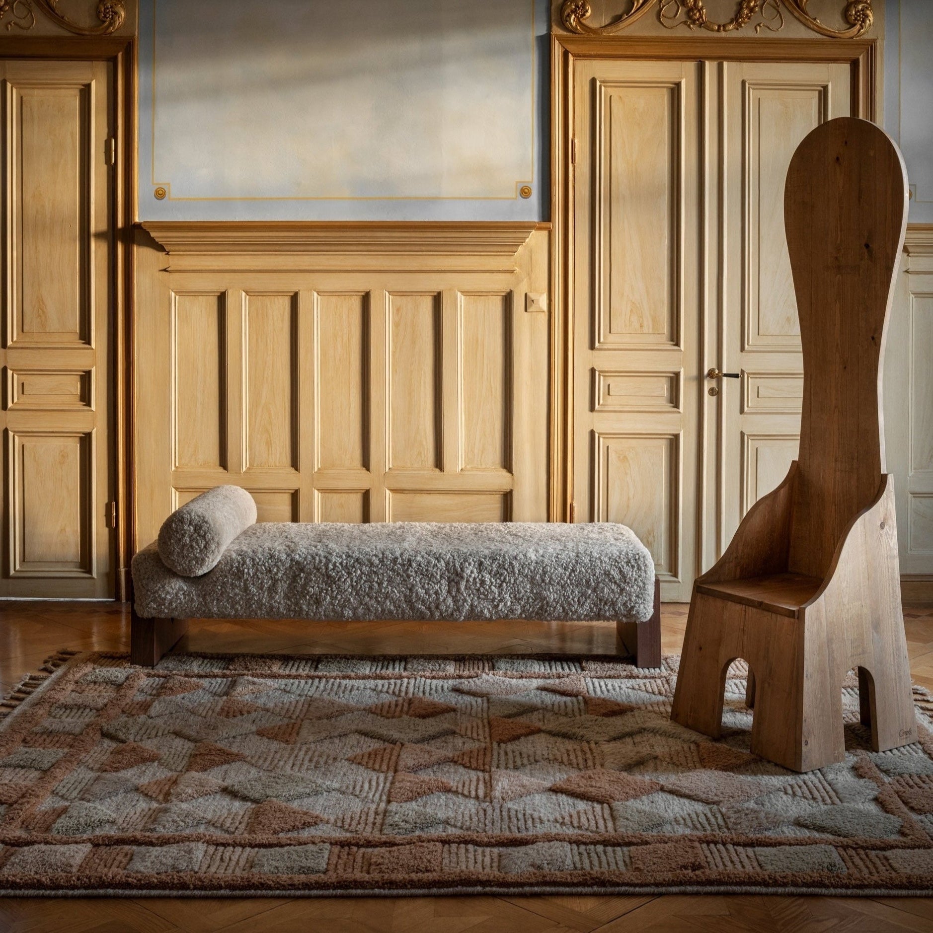 V Day Bed Sheepskin