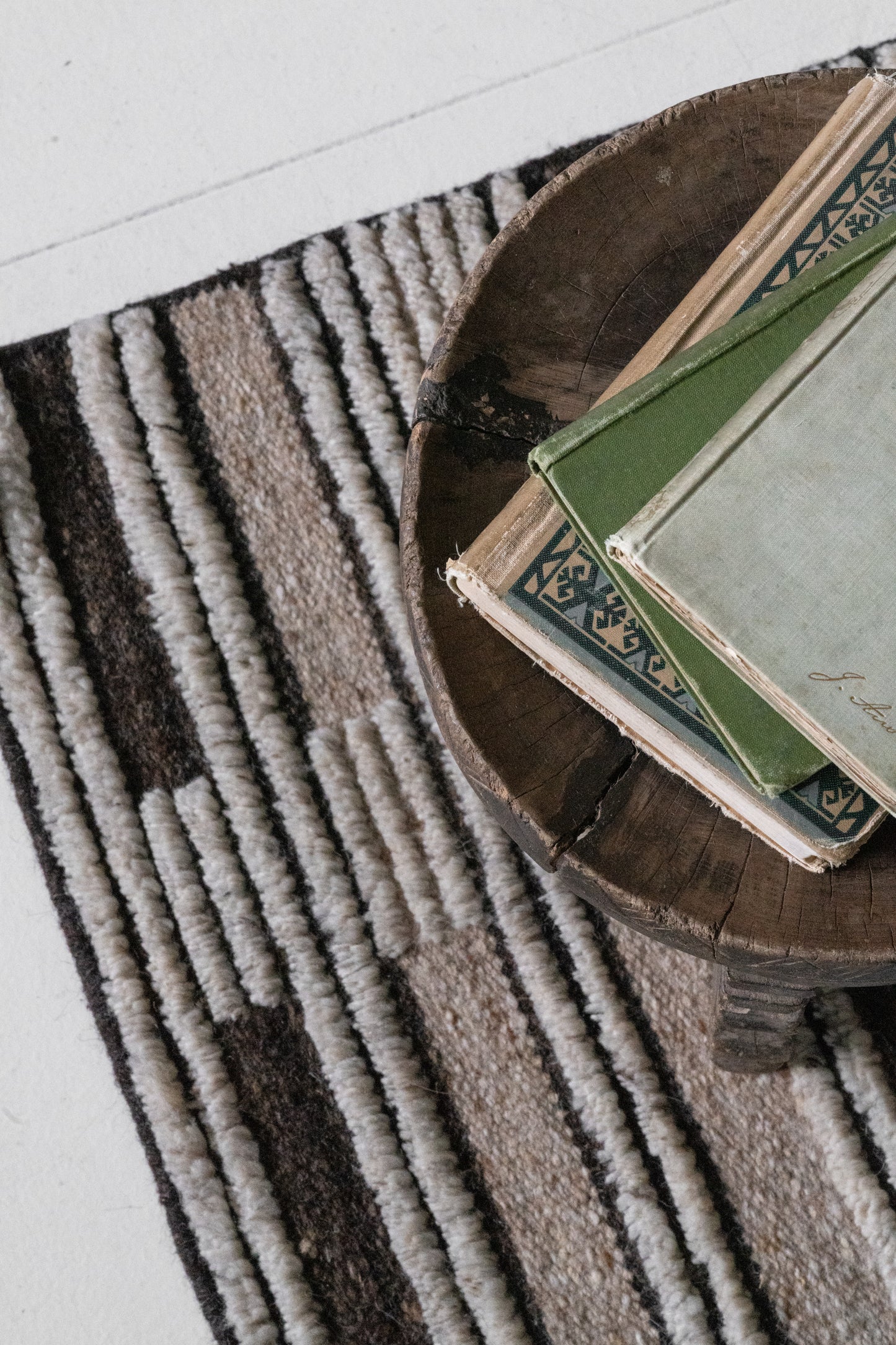 District-Loom-Culoir-Collection-Modern-Made-to-Order-Rug-Axis-Plains