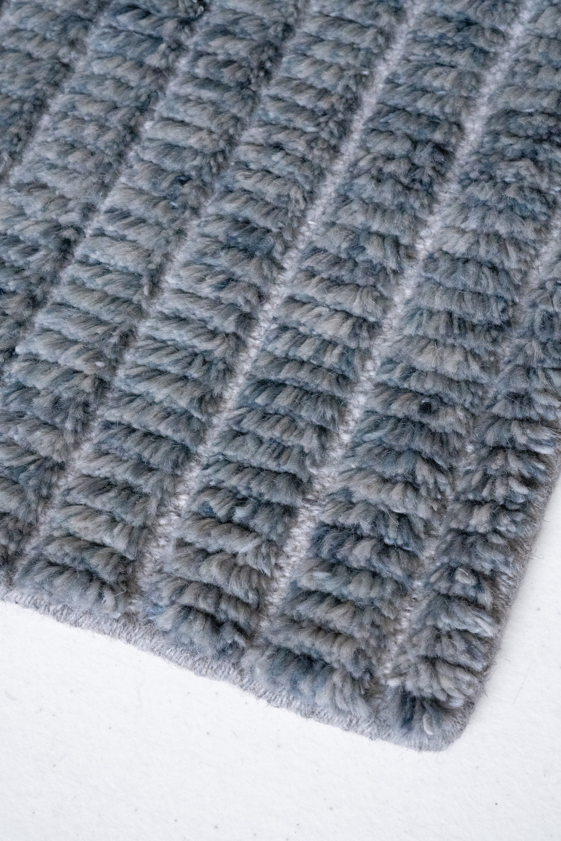 District-Loom-Culoir-Collection-Modern-Made-to-Order-Rug-Axis-Slate