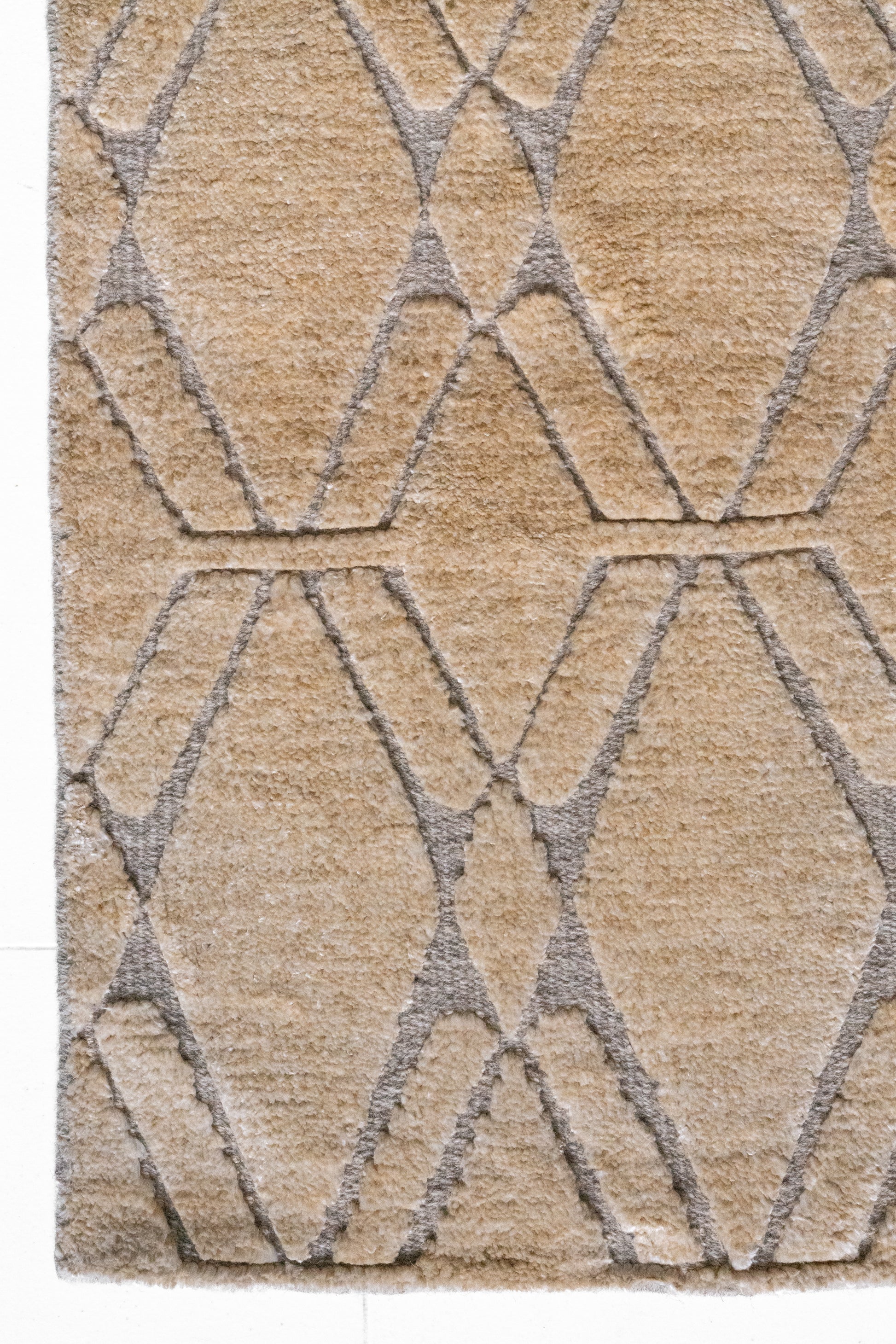 District-Loom-Custom-Rug-Studio-Sample-Abstract-Corner