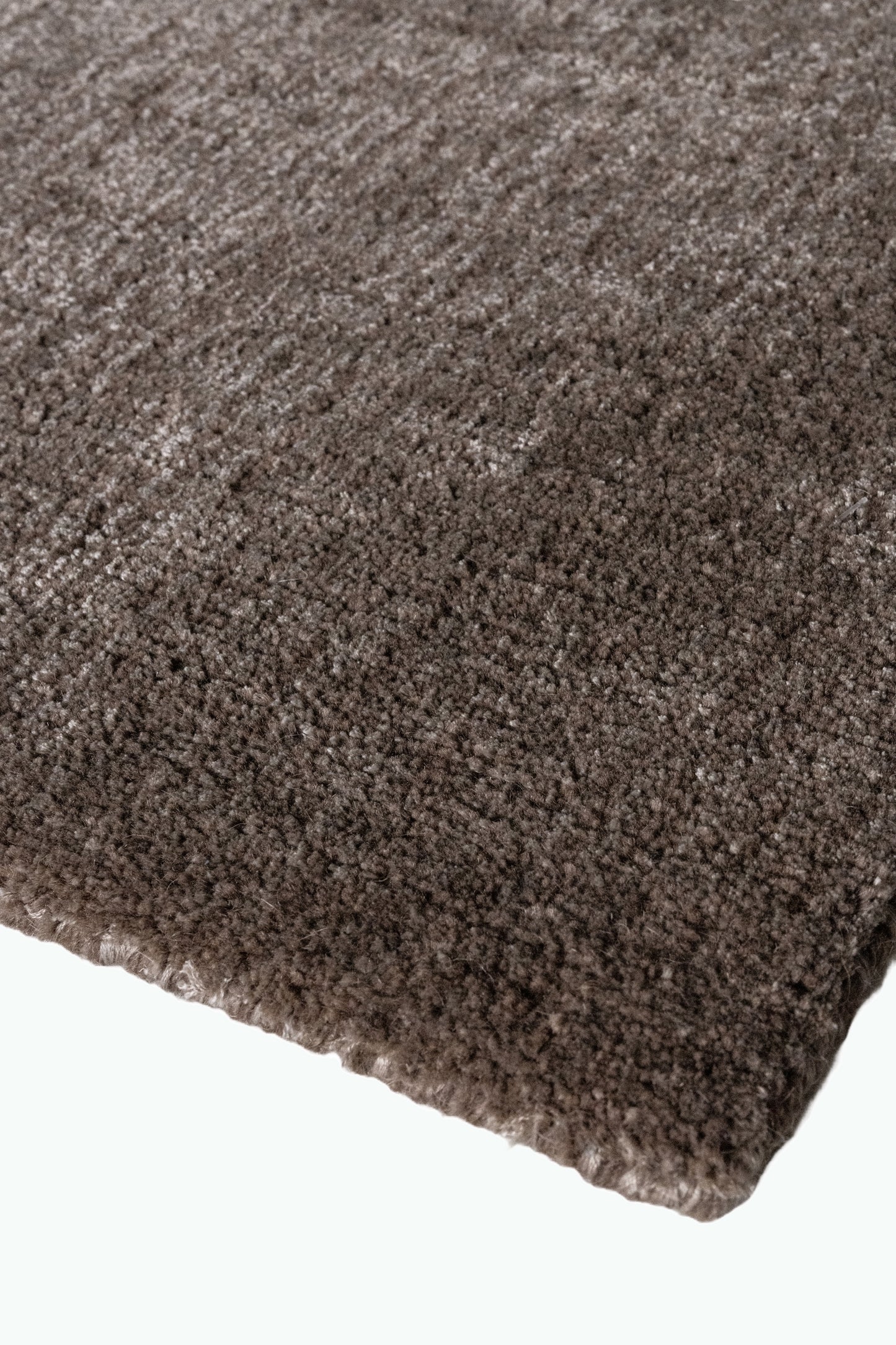Linear-Rust :: District-Loom-Gabbeh-Collection-Chestnut-Detail-Corner