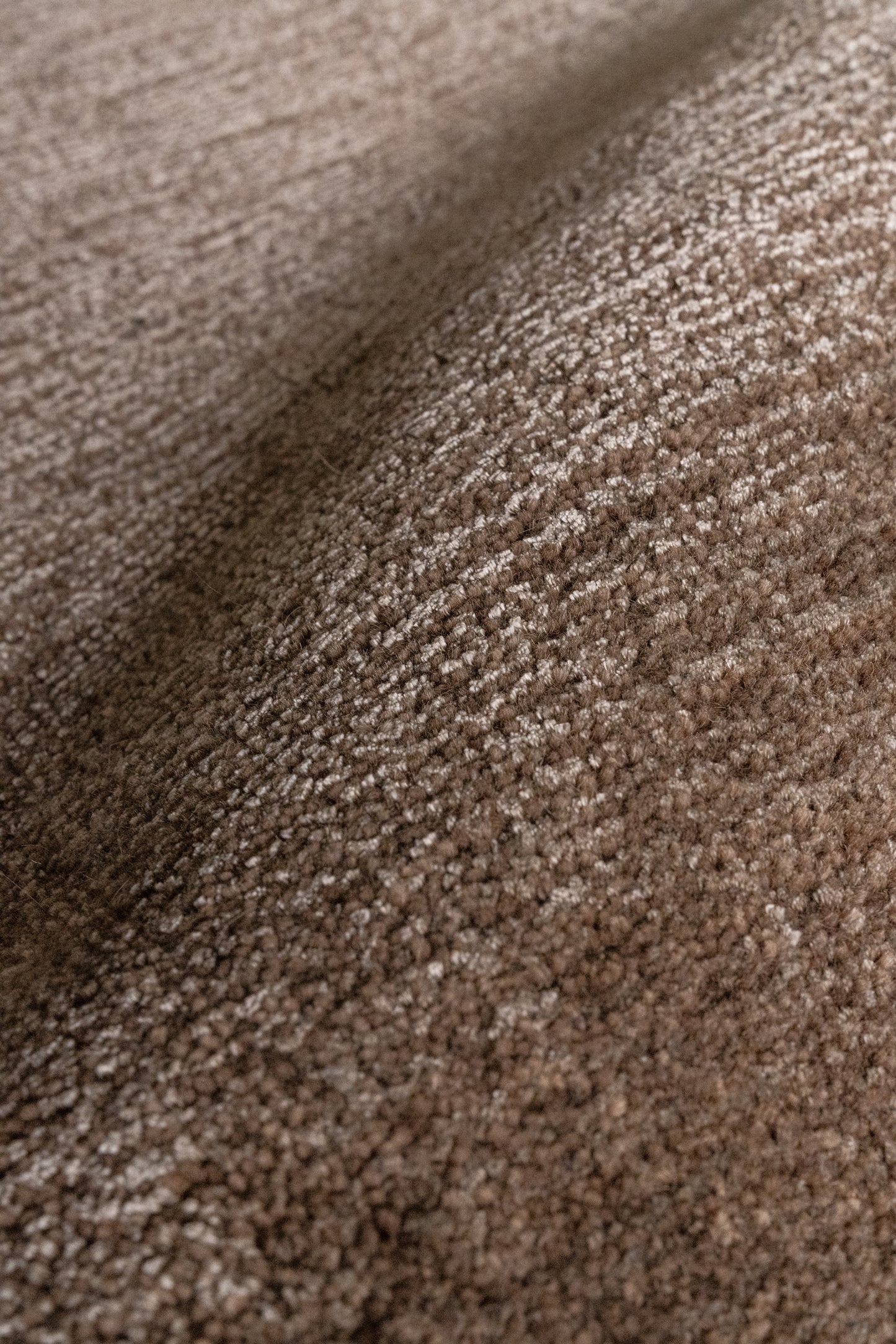 Linear-Rust :: District-Loom-Gabbeh-Collection-Chestnut-Detail-movement