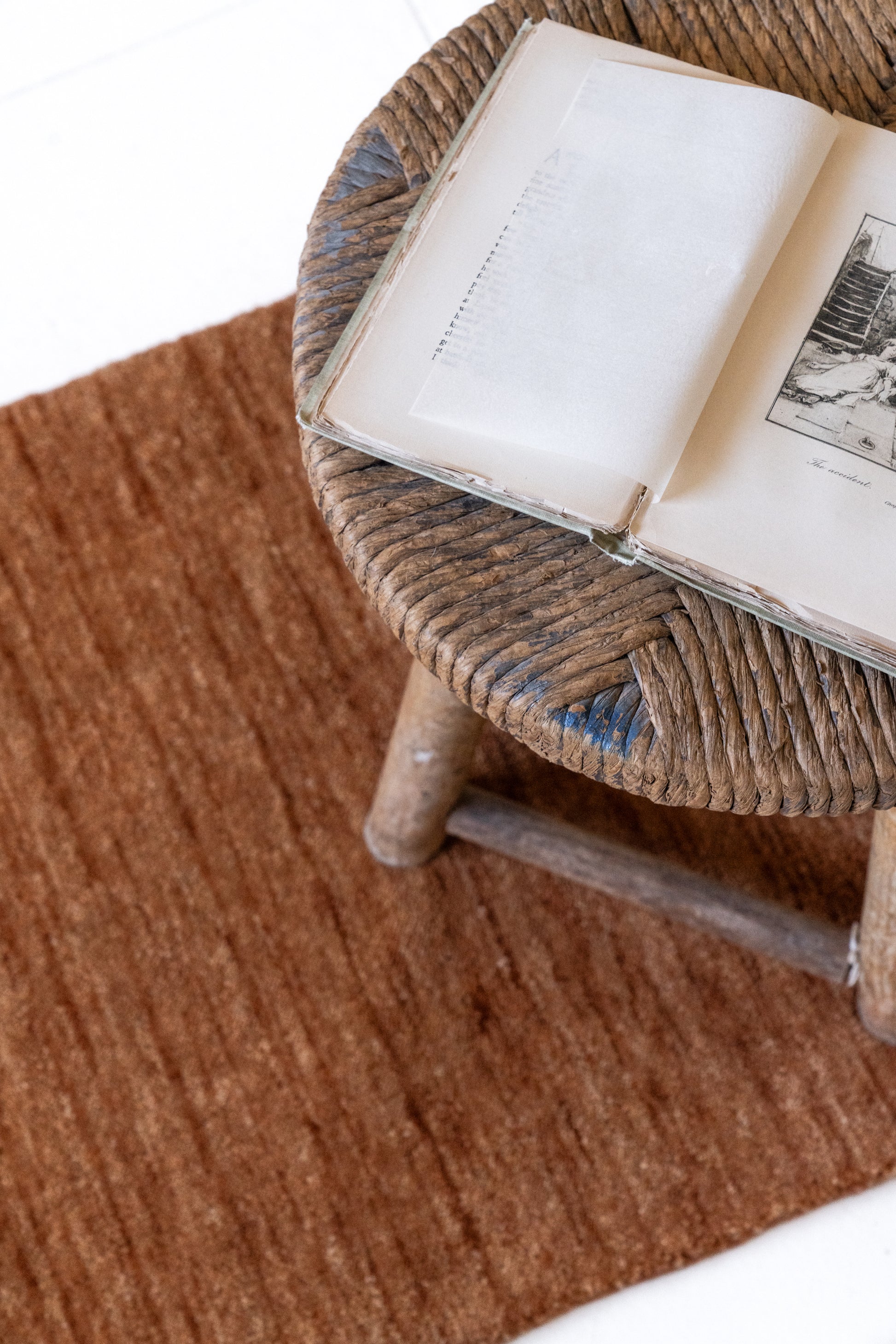 Linear-Rust :: District-Loom-Gabbeh-Collection-Cinnamon-Detail-Styled