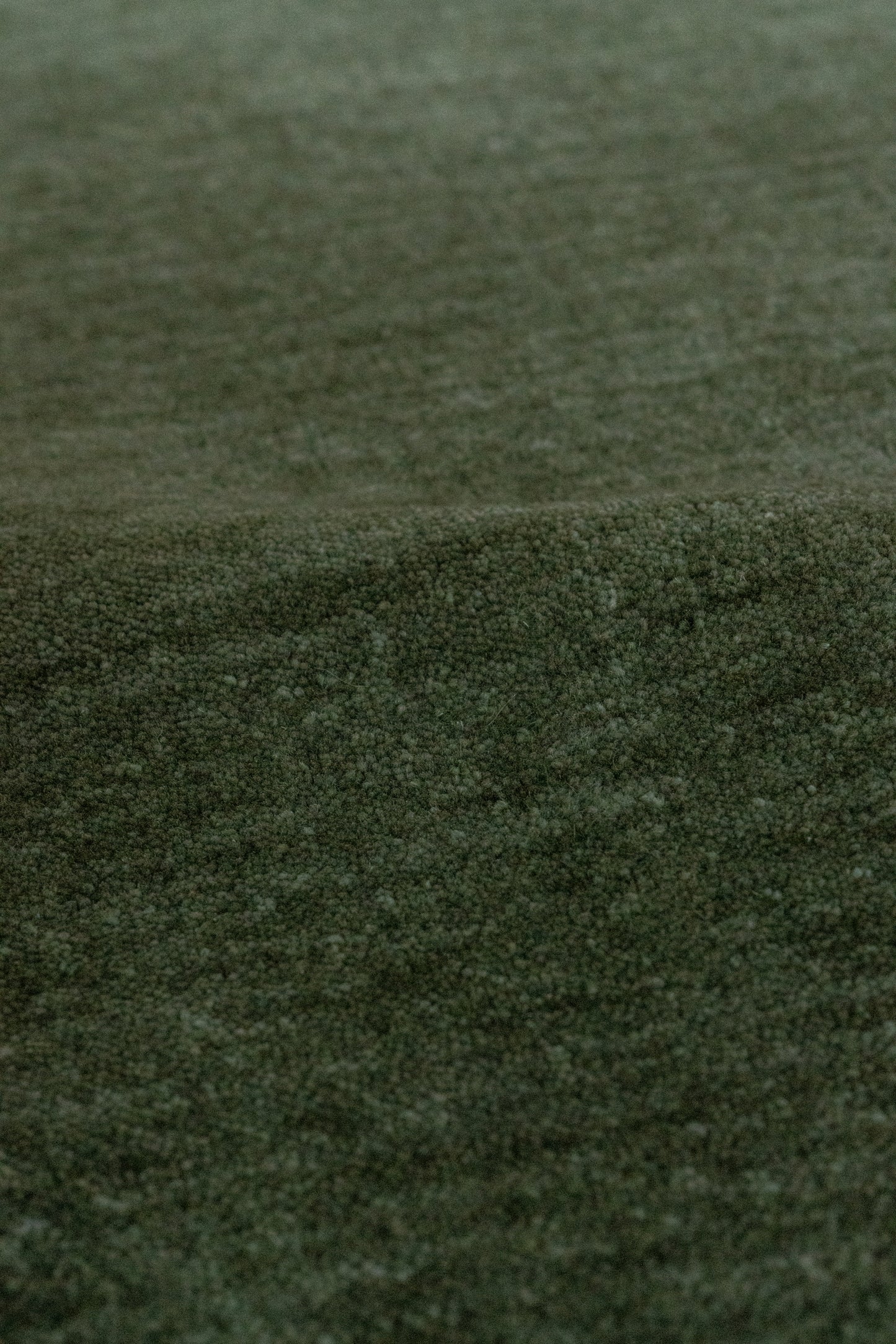 Linear-Rust :: District-Loom-Gabbeh-Collection-Moss-Detail-Movement