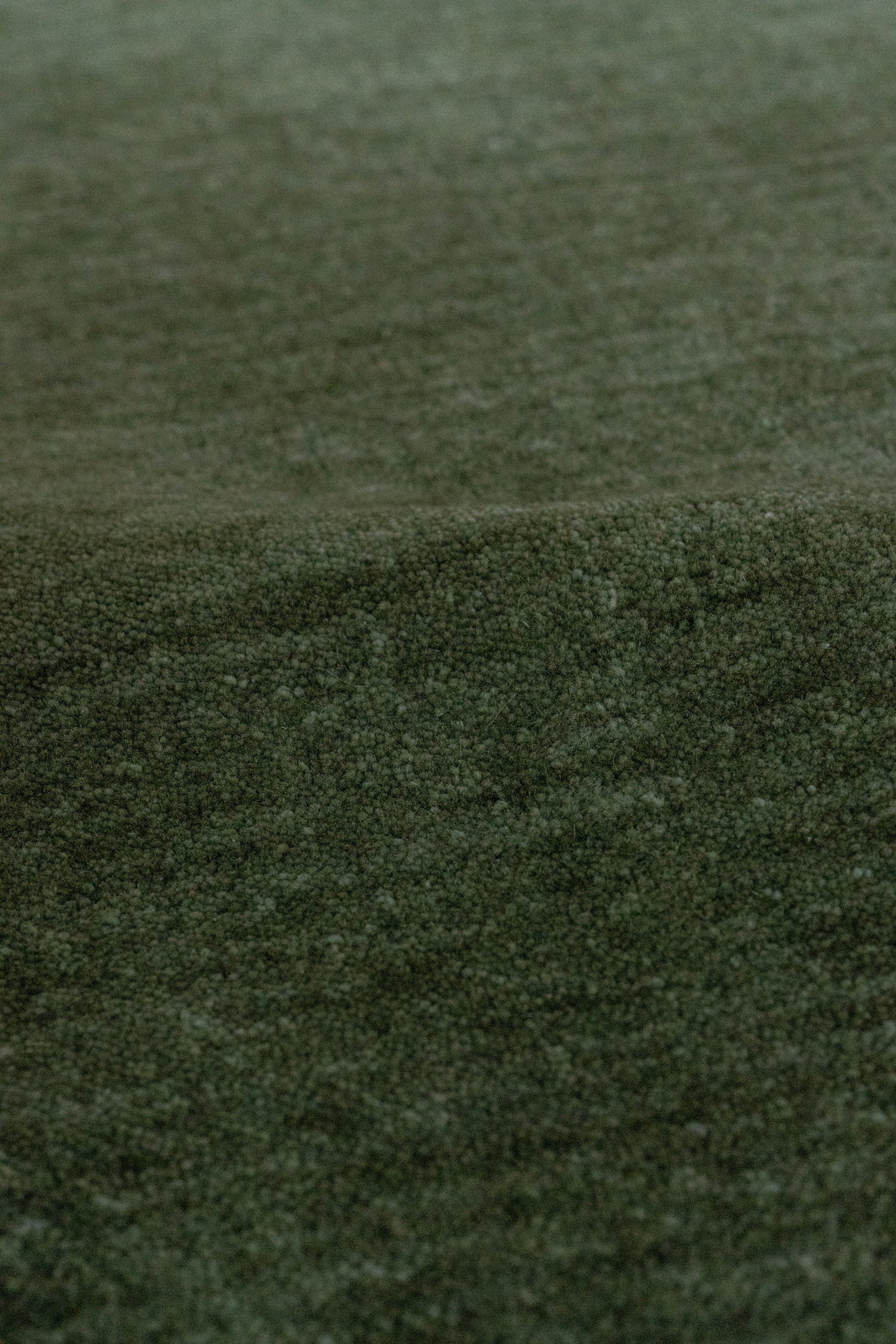 Linear-Rust :: District-Loom-Gabbeh-Collection-Moss-Detail-Movement