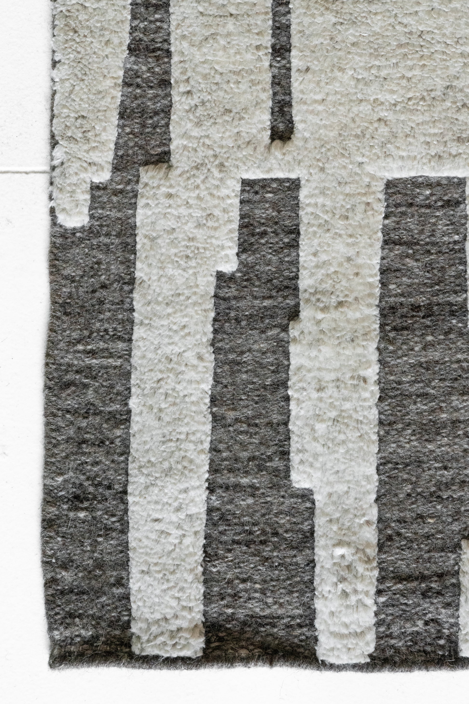 District-Loom-Strata-Collection-Pillar-Detail-Corner