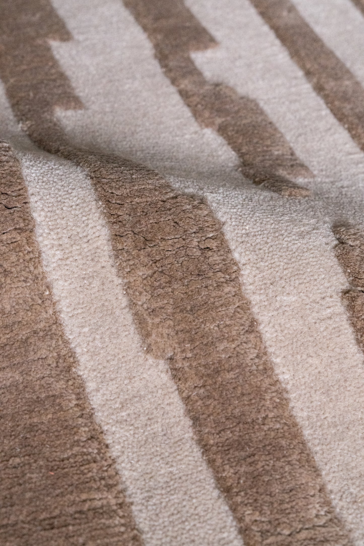 District-Loom-Strata-Collection-Willow-Detail-Movement