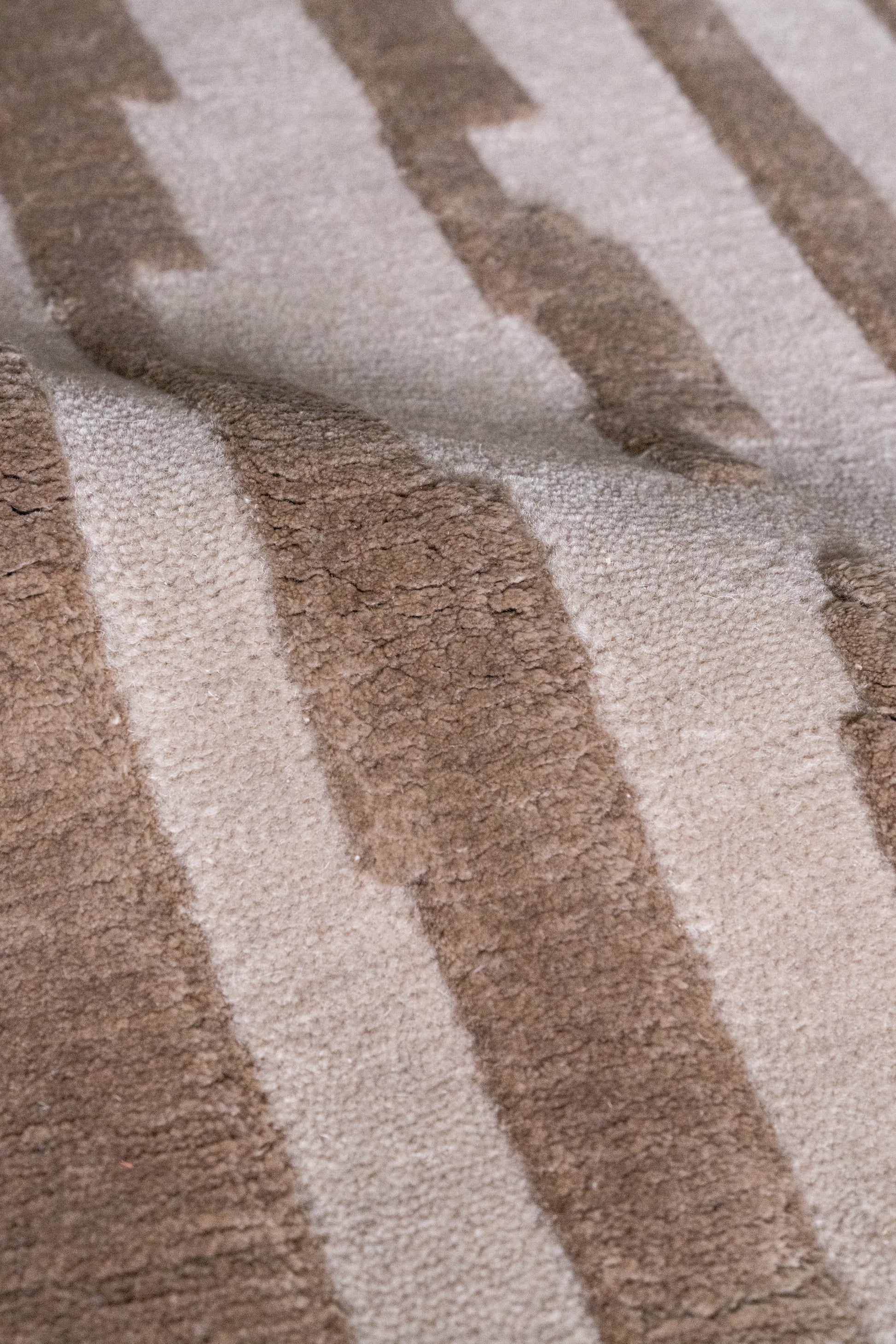 District-Loom-Strata-Collection-Willow-Detail-Movement