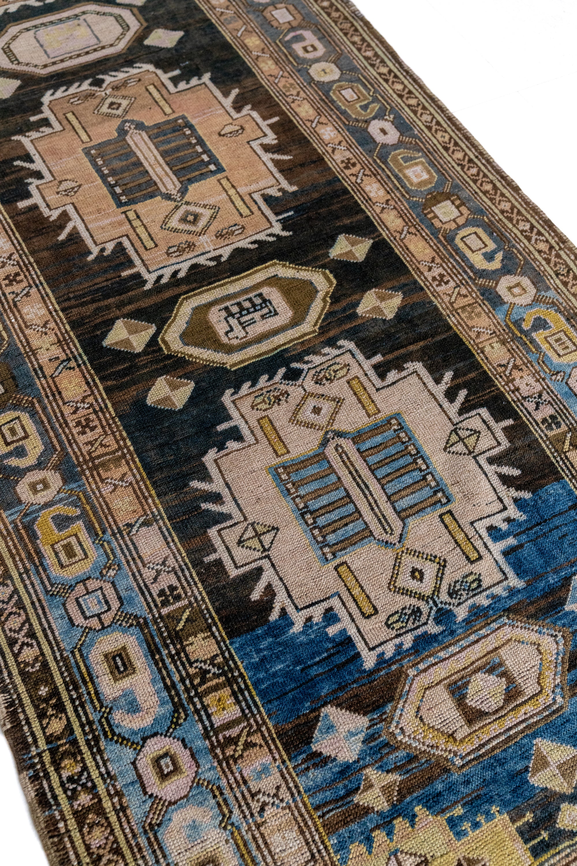 District-Loom-Vintage-Scatter-Rug-Norris-Detail-Angle