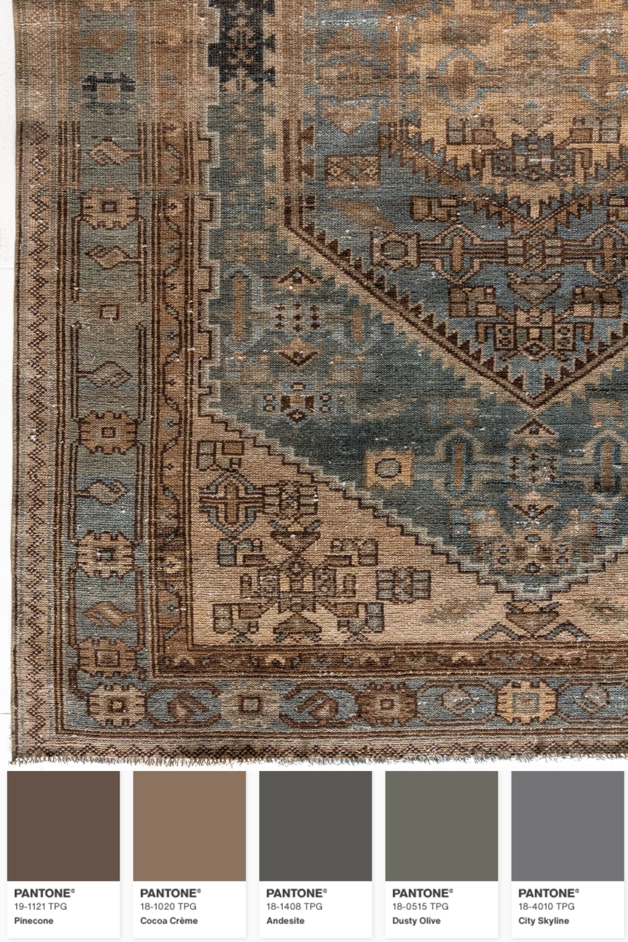 District-Loom-Vintage-Scatter-Rug-Pantone