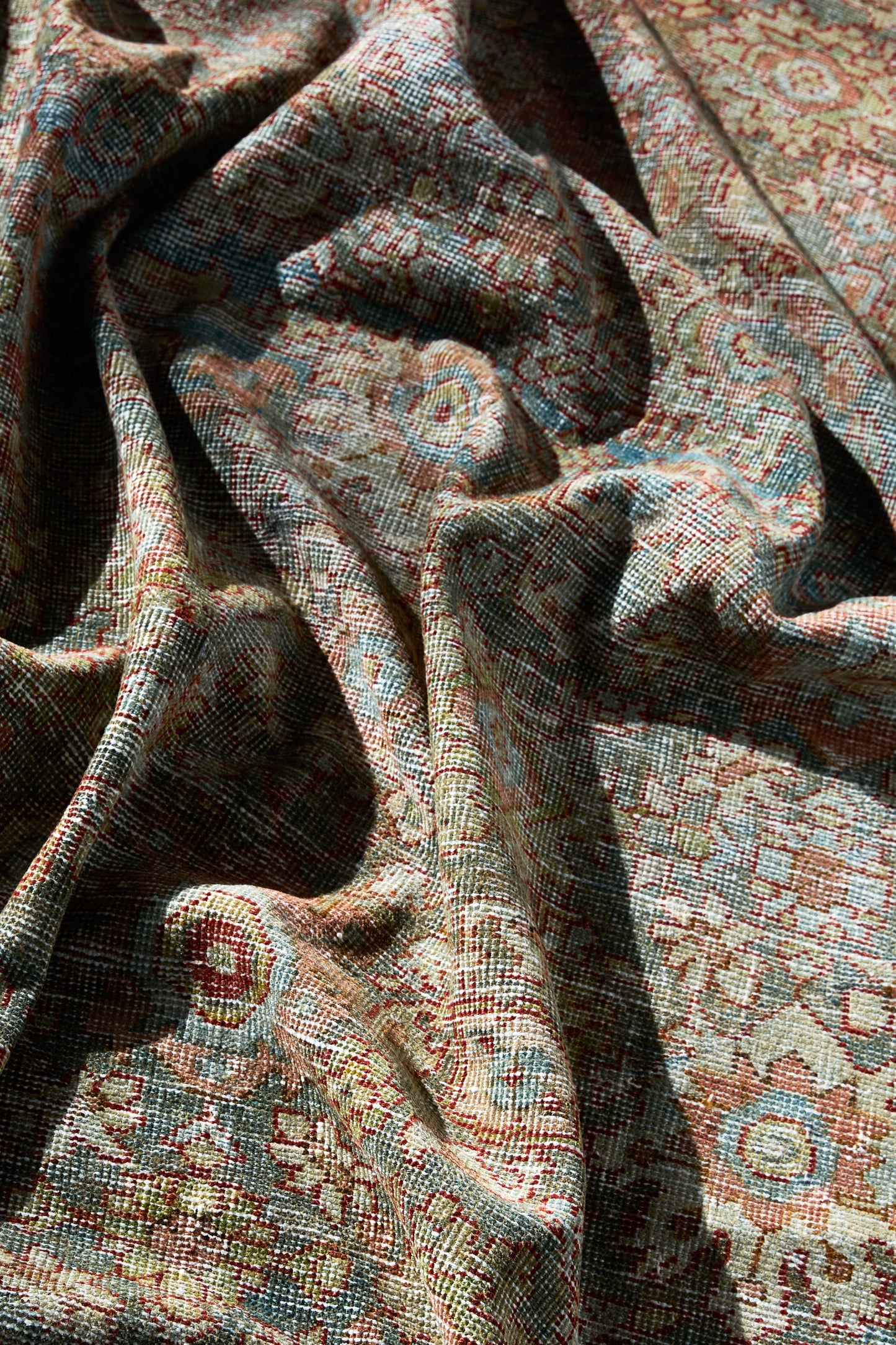 District loom Vintage Area Rug Reed