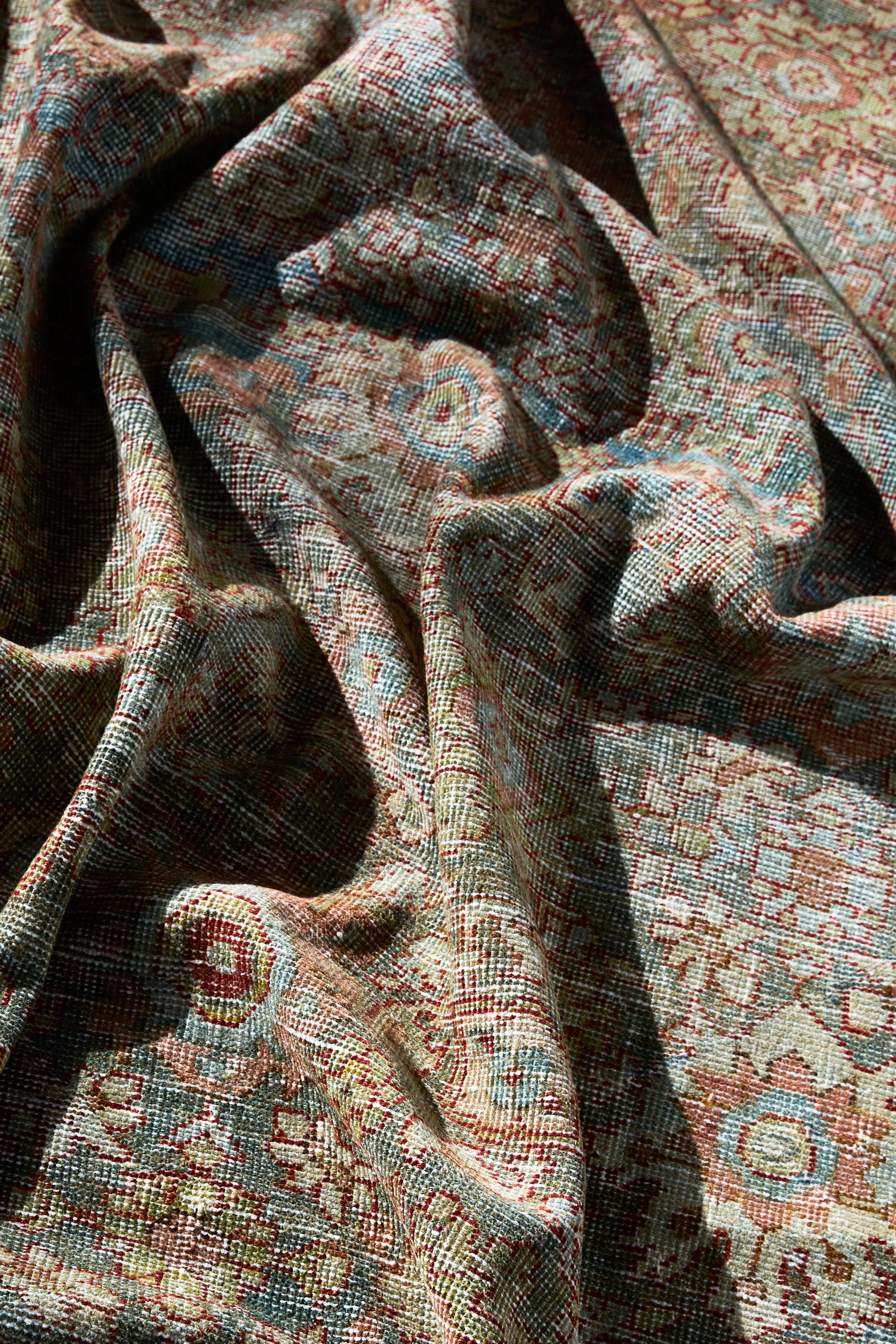 District loom Vintage Area Rug Reed