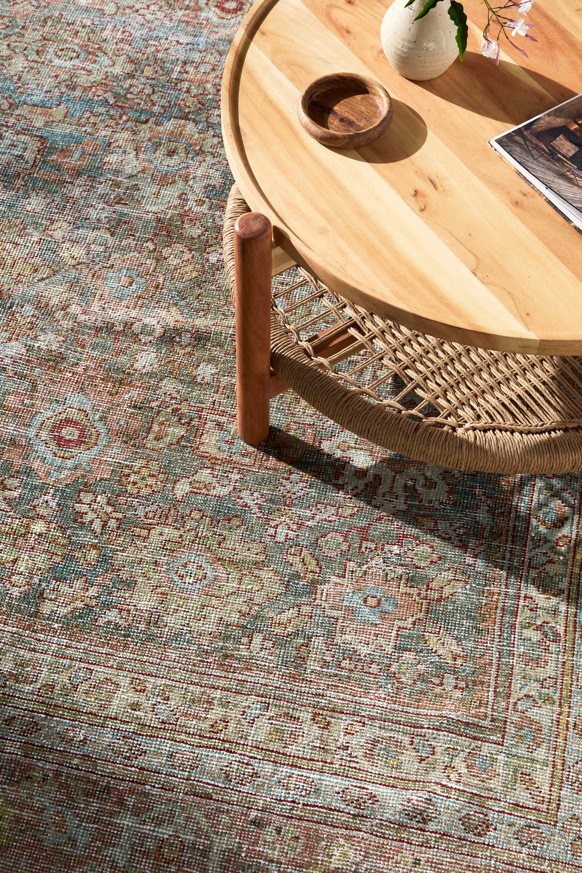 District loom Vintage Area Rug Reed