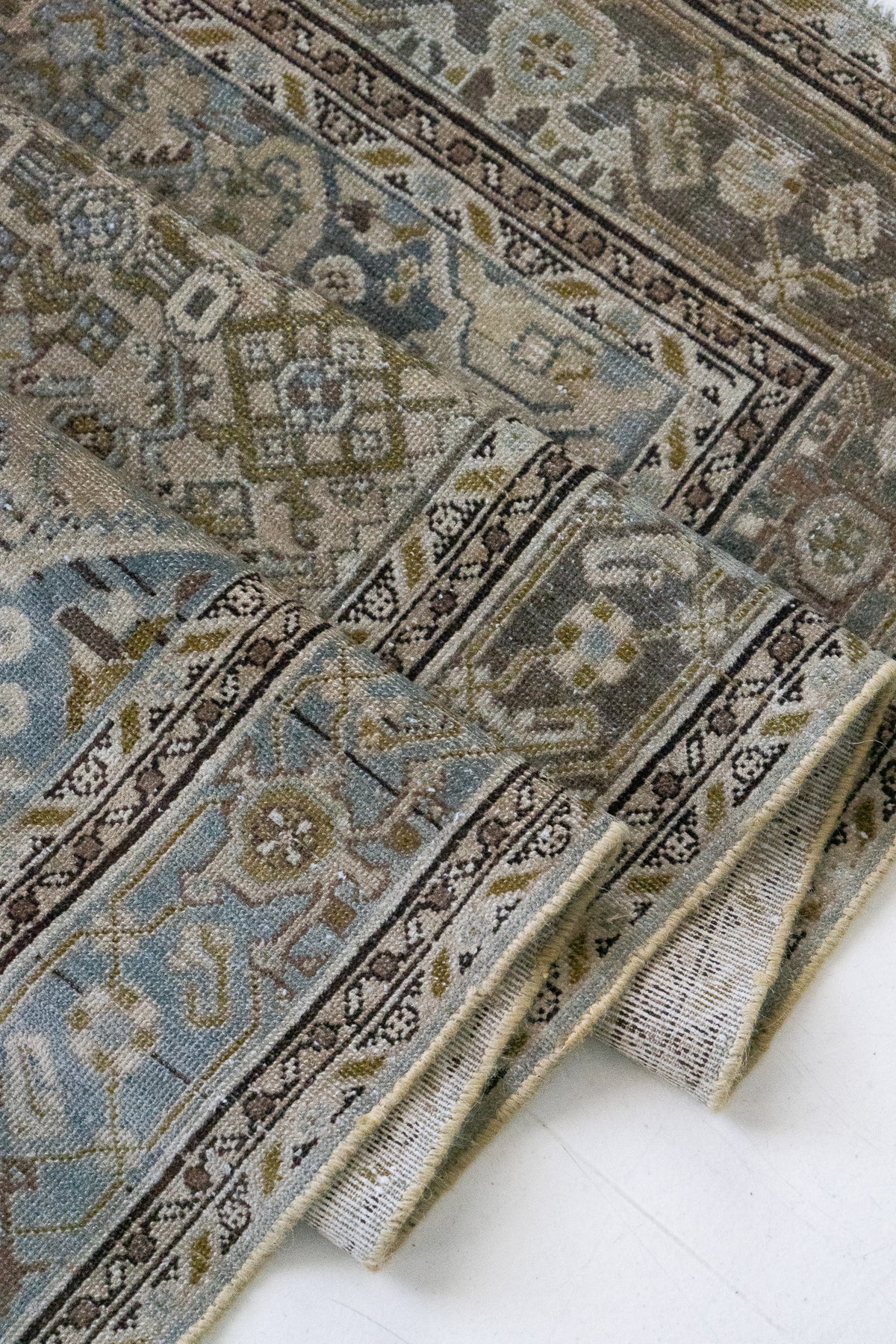Glacier_Vintage_Scatter_Rug_District_Loom