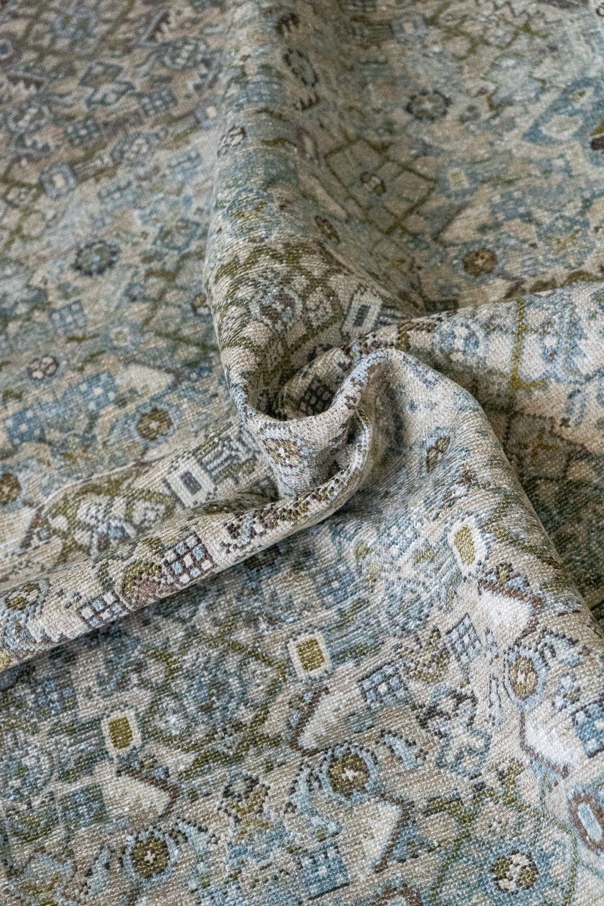 Glacier_Vintage_Scatter_Rug_District_Loom