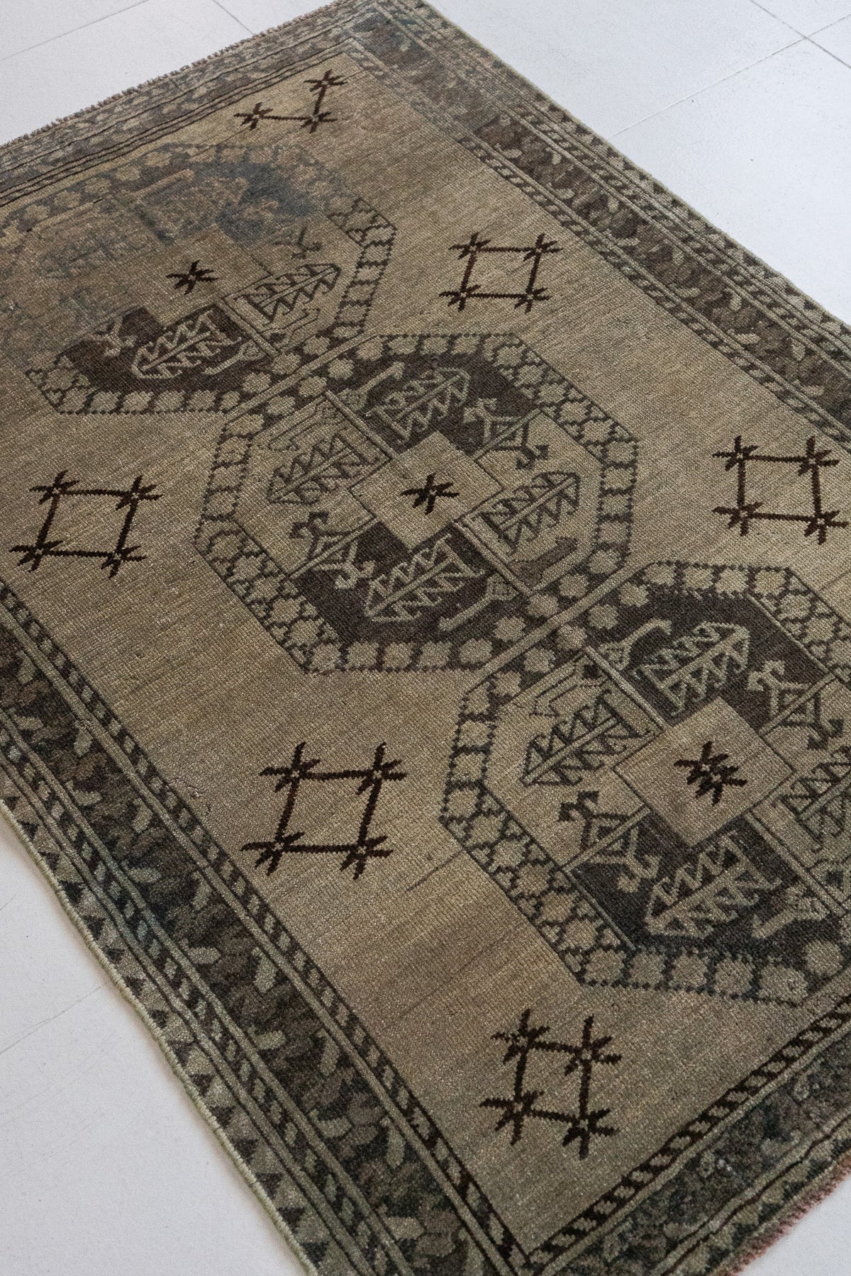 Jardine_Vintage_Scatter_Rug_District_Loom