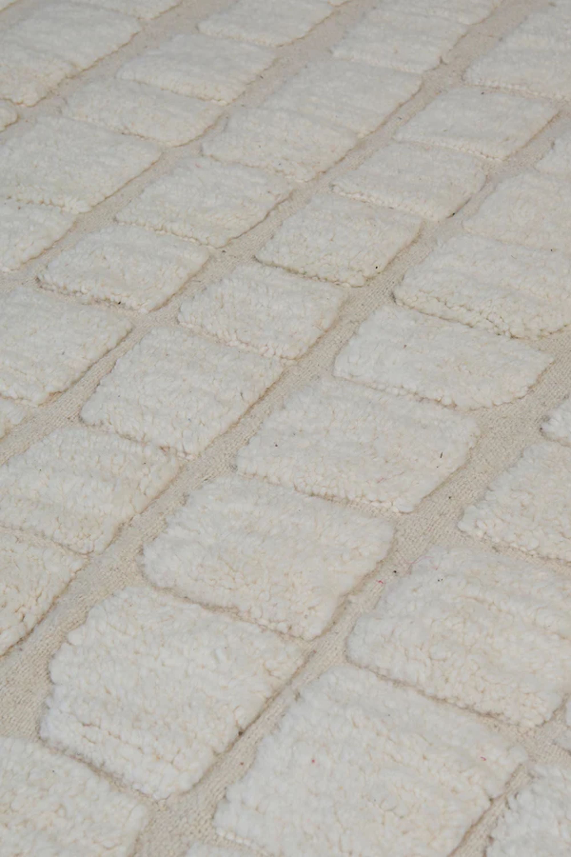 District Loom Beni Ouarain Scatter Rug Columba