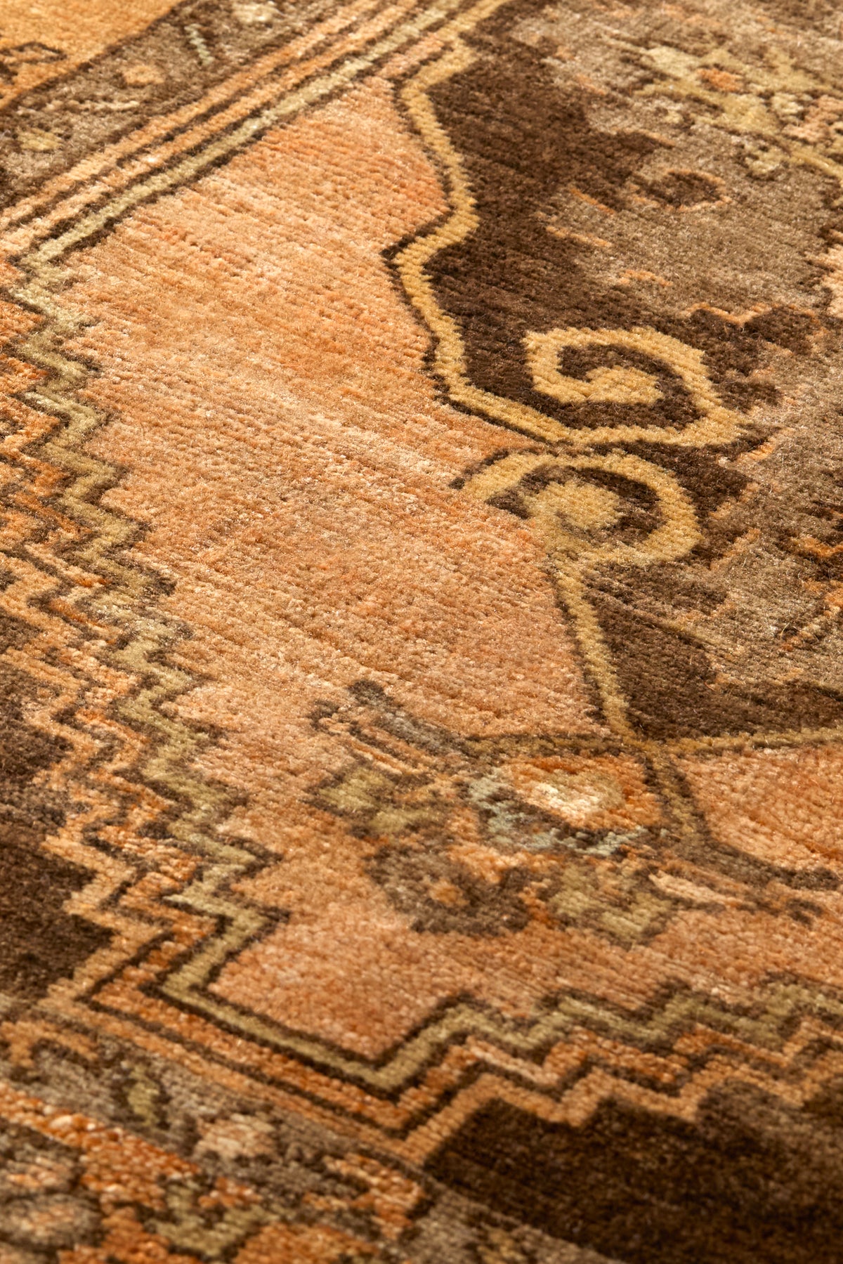 Mavis-Vintage-Runner-Rug-District-Loom