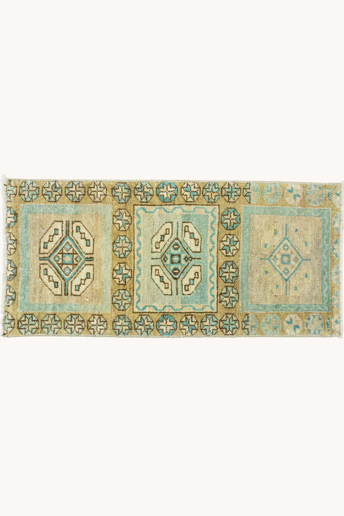 Vintage Turkish Mini Rug No. 764 | 1'6 x 3'2