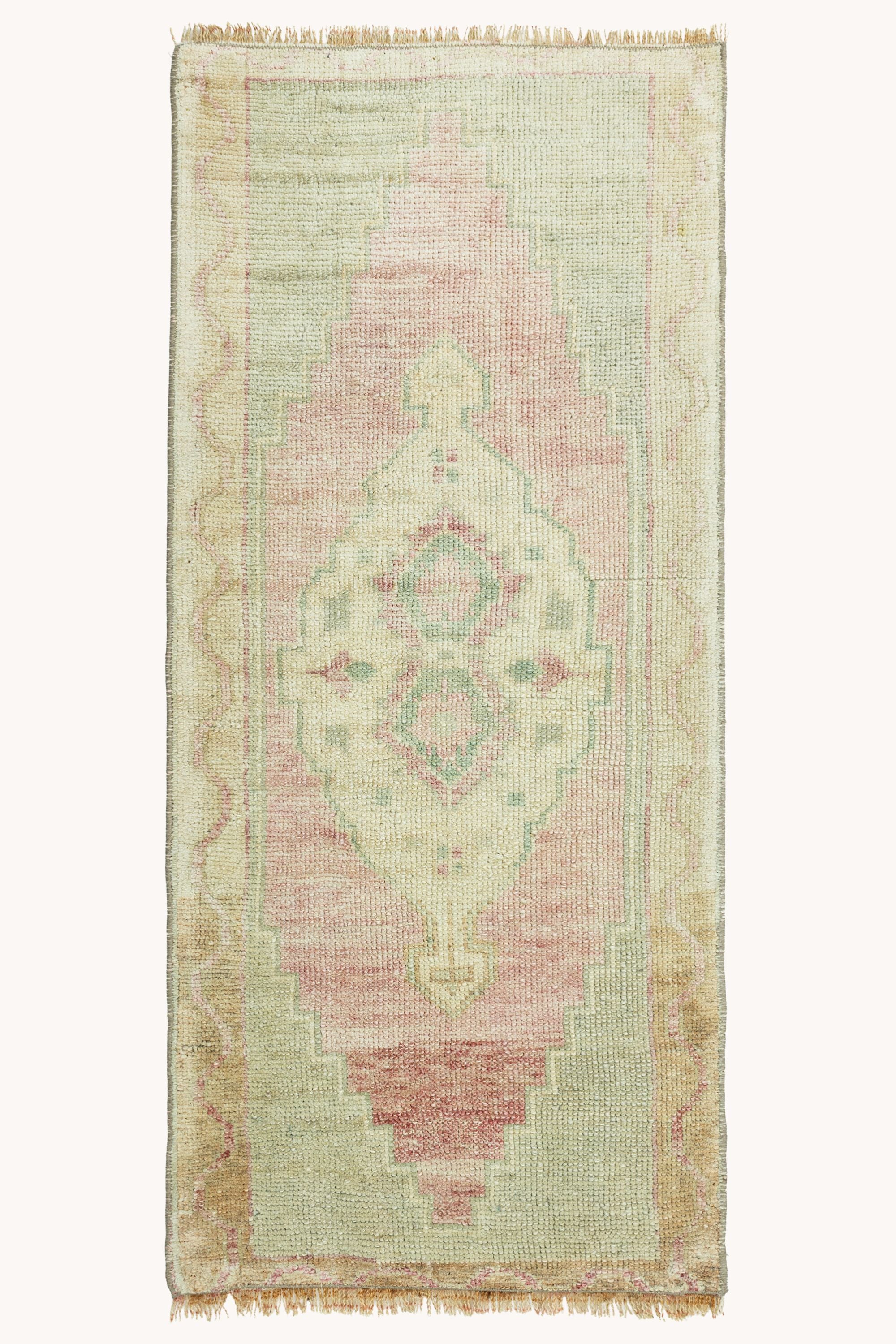 Vintage Turkish Mini Rug No. 752 | 1