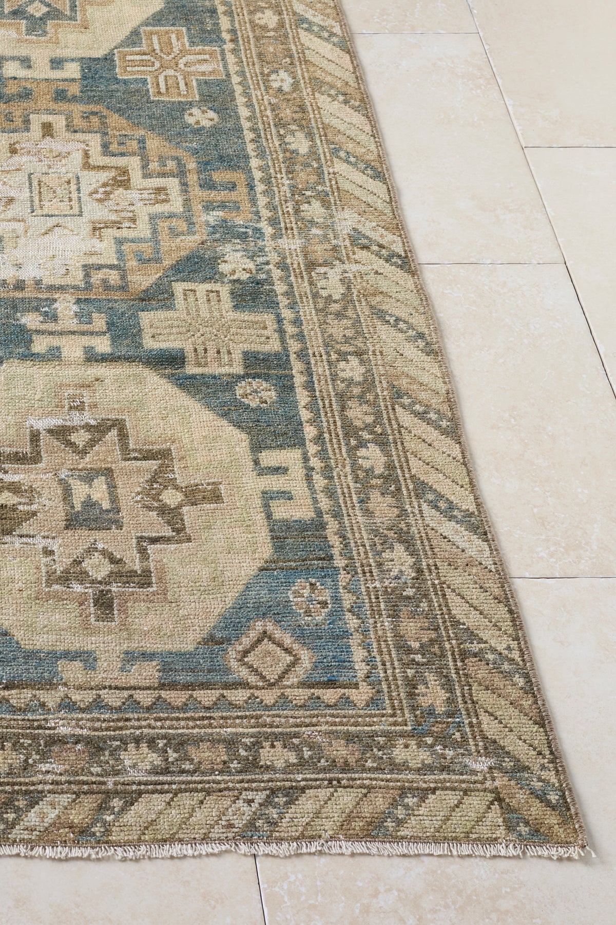 Sutton-Vintage-Runner-Rug-District-Loom4