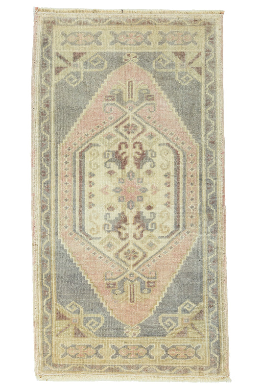 Vintage Turkish Mini Rug No. 809