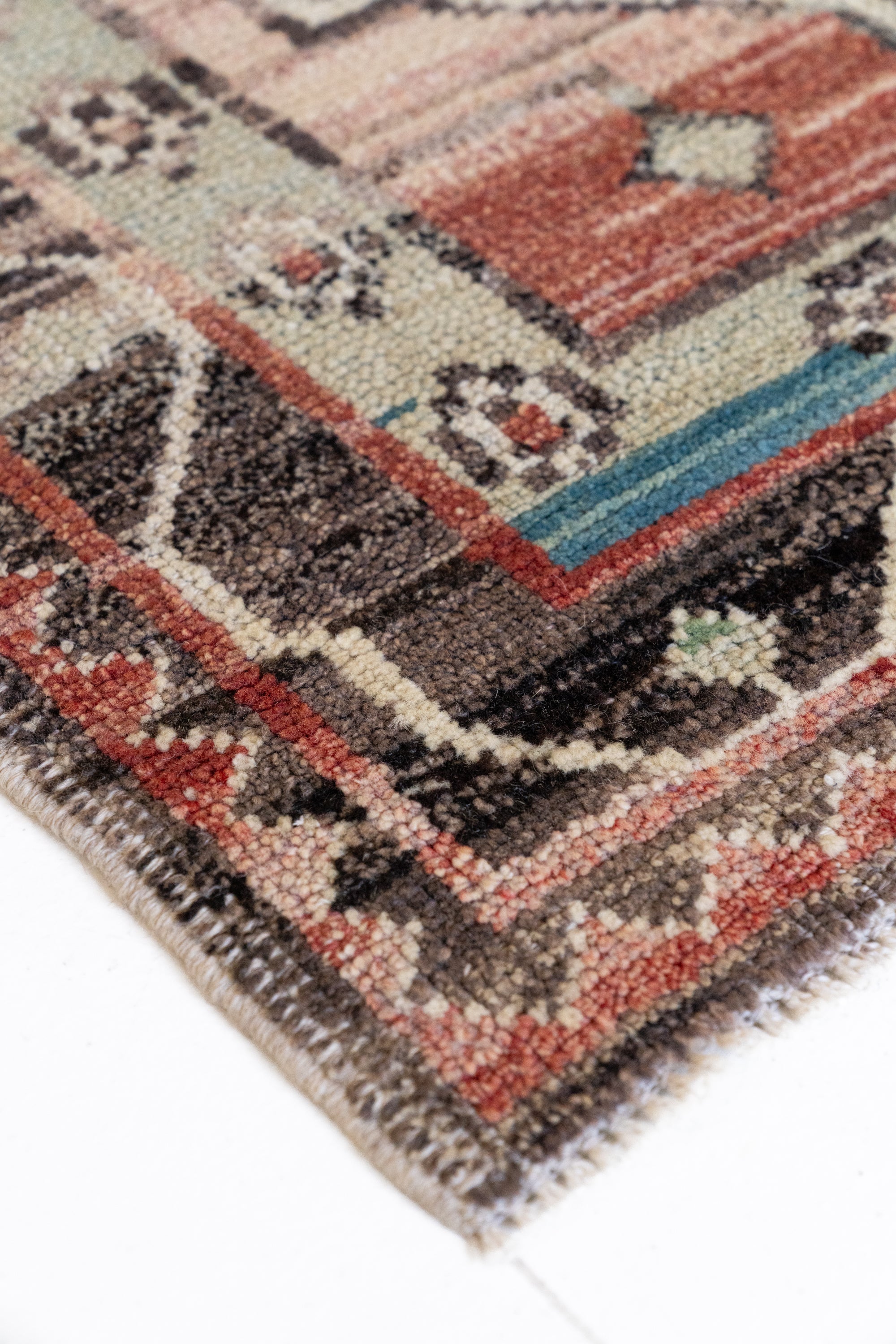 District-Loom-Vintage-Kars-Runner-Rug-Fairfield-Corner-Detail
