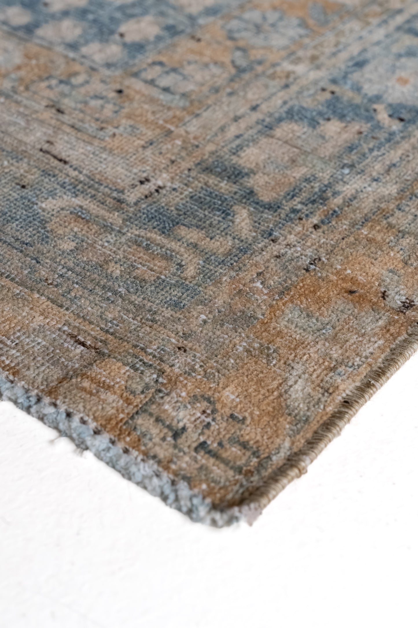 District Loom Vintage Avshar Scatter Rug Herron