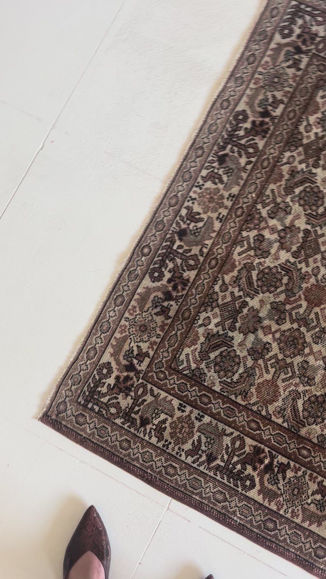District-Loom-Vintage-Tabriz-Scatter-Rug-Niobe-Pan-Video
