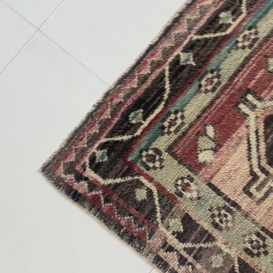 District-Loom-Vintage-Kars-Runner-Rug-Fairfield-Pan-Video