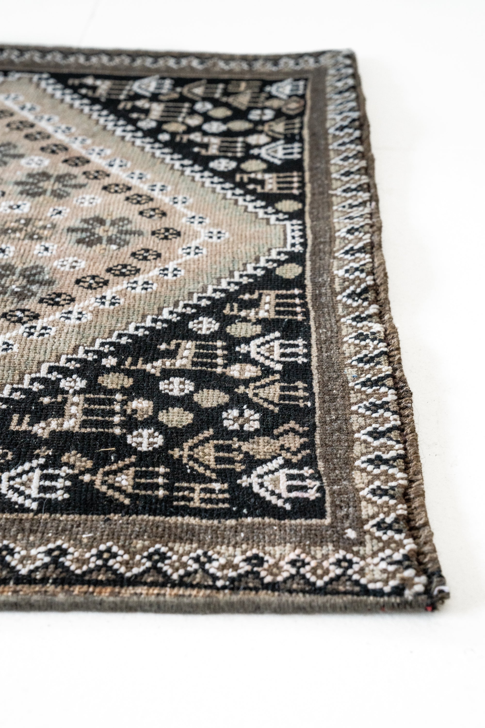 District Loom Vintage Shiraz Scatter Rug Zuri
