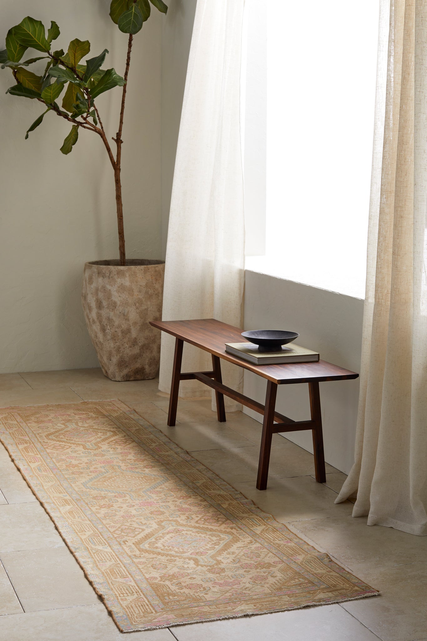 Rosebud | 2'5 x 9'2